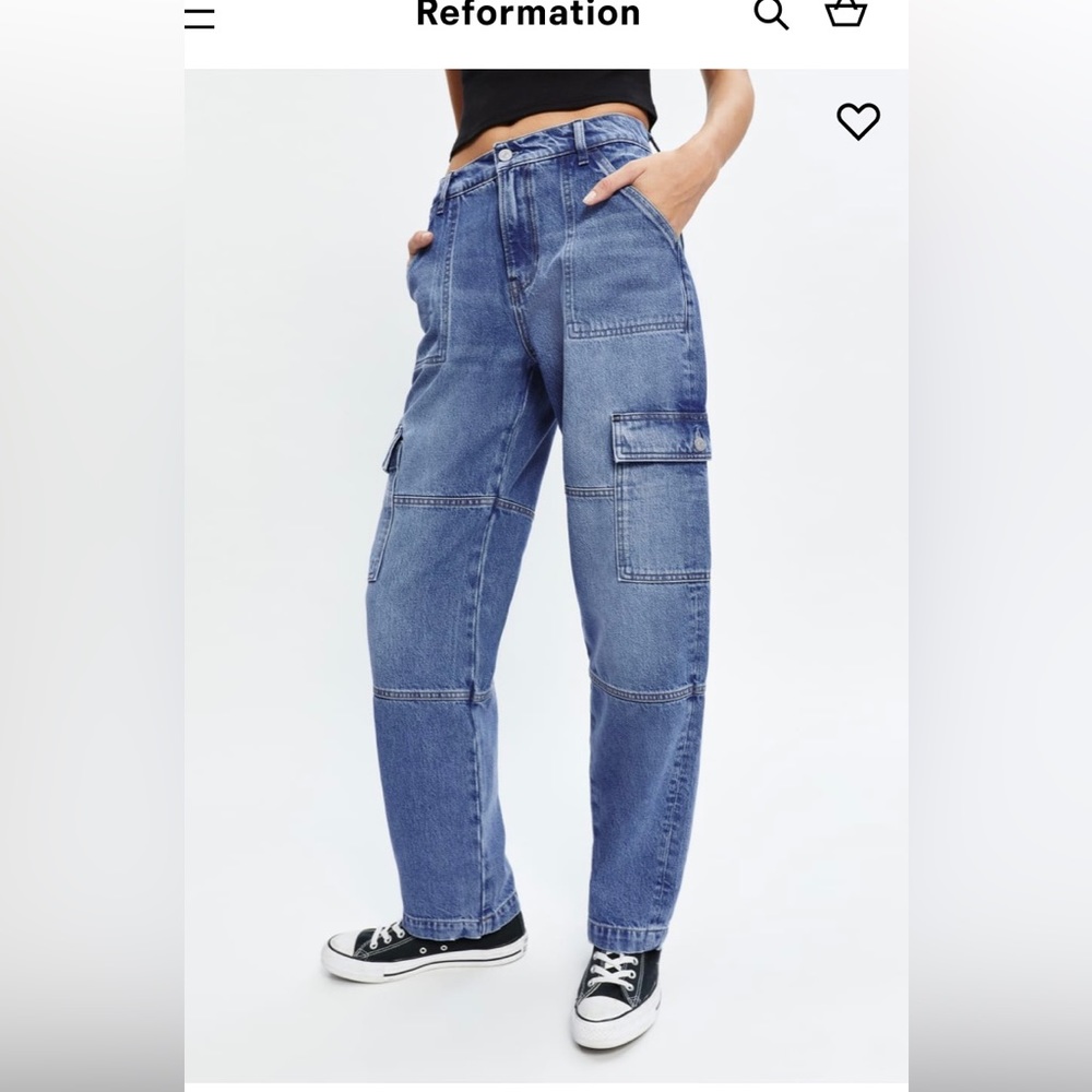 NWOT Reformation Mckenna Cargo Mid-Rise. Size 28. Fit is Loose.
